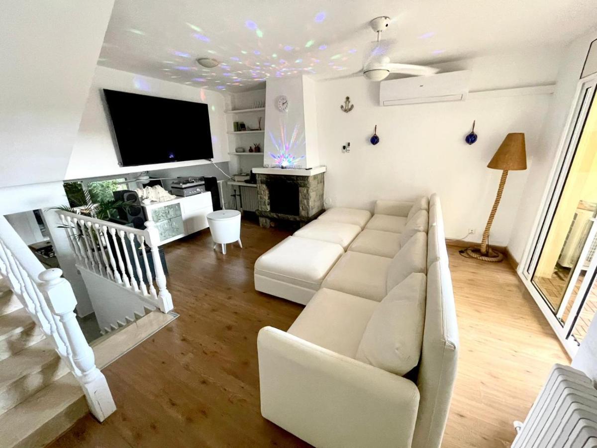 Casa En Masnou Junto A Playa Y Tren Βίλα Εξωτερικό φωτογραφία