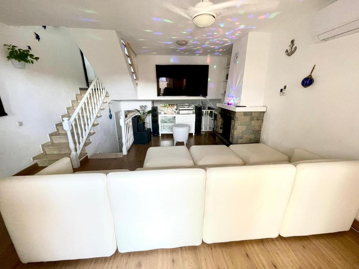 Casa En Masnou Junto A Playa Y Tren Βίλα Εξωτερικό φωτογραφία